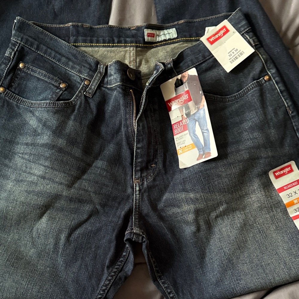 Wrangler Men's Dark Blue Relaxed Jeans